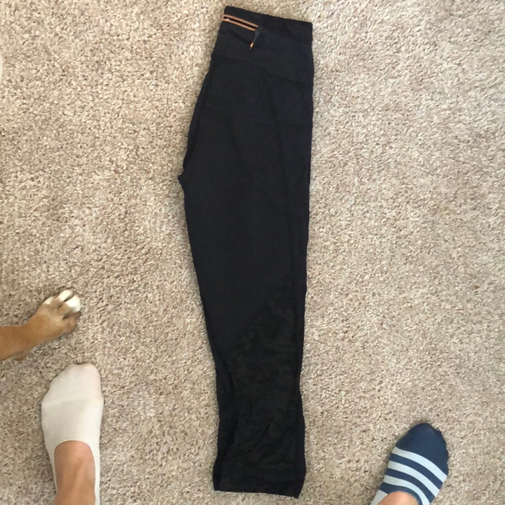 Black lululemon crops *holiday special edition